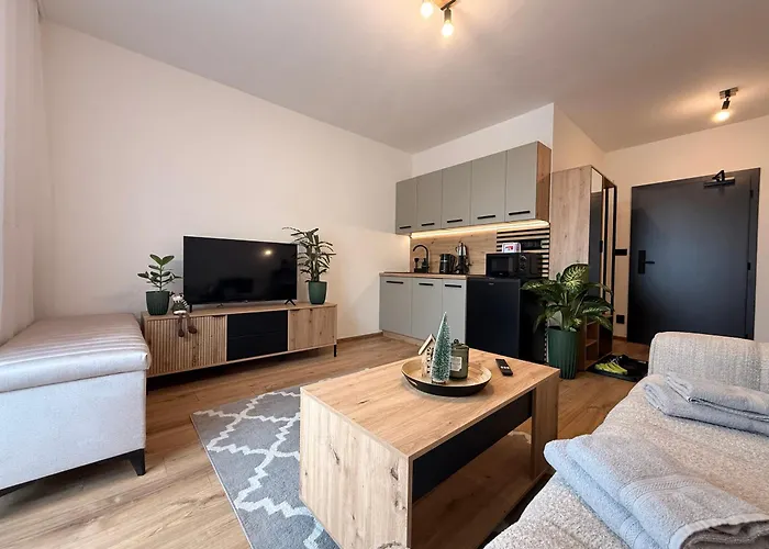 Pinea * Нова-Лесна